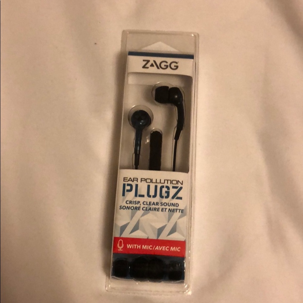 NWT Blue Zagg earbuds